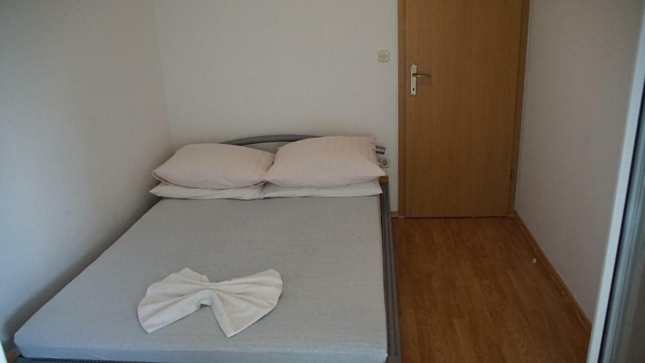 Apartmani Sipic , Bilo - Primošten Exteriör bild