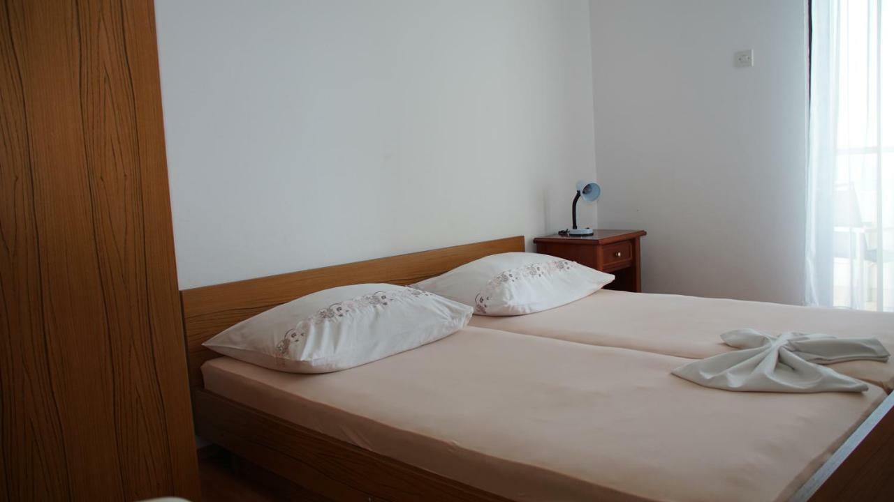 Apartmani Sipic , Bilo - Primošten Exteriör bild