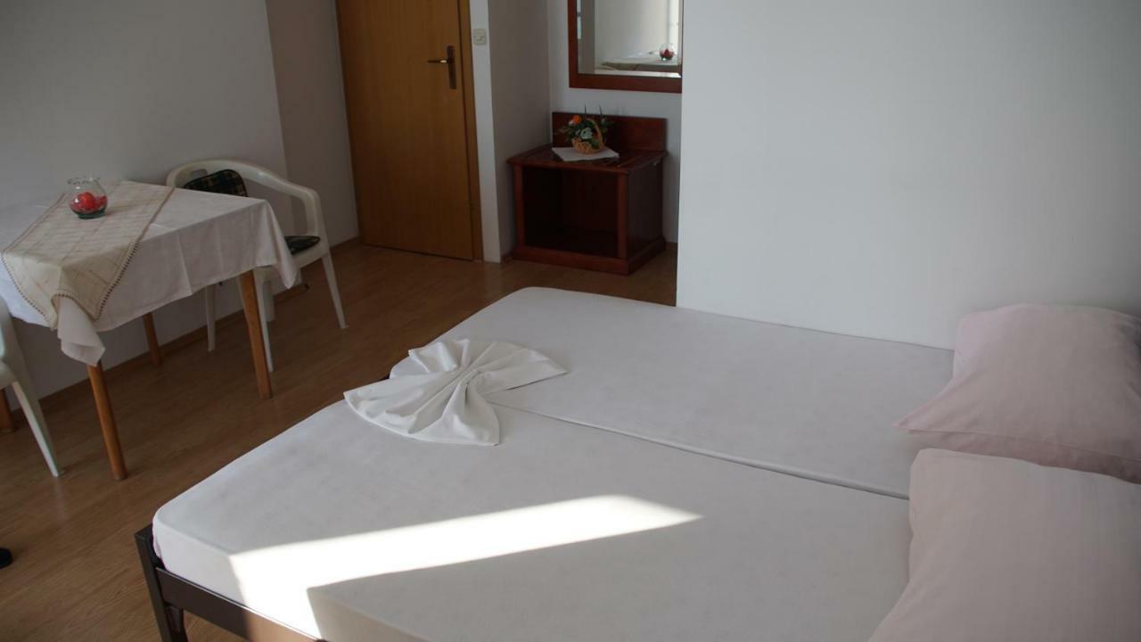 Apartmani Sipic , Bilo - Primošten Exteriör bild