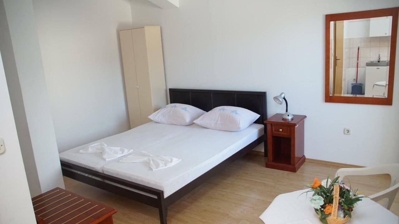 Apartmani Sipic , Bilo - Primošten Exteriör bild